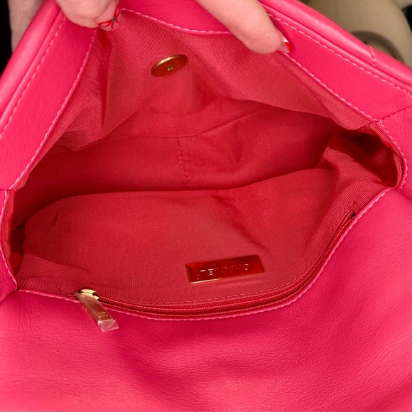 EUC CHANEL 19 Quilted Lambskin Leather Flap Bag in Shiny Pink - Picture 14 of 15